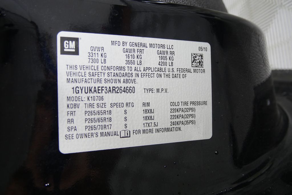 Thumbnail: 2010 Cadillac Escalade - 26