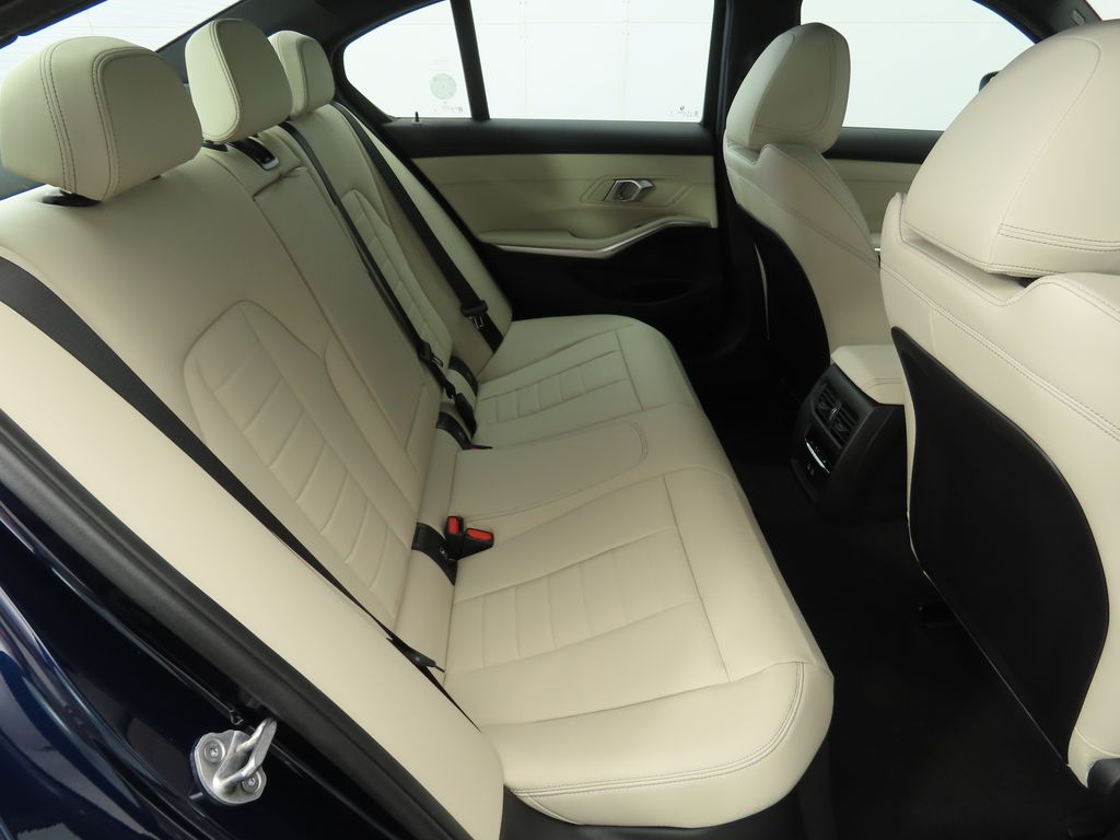 Thumbnail: 2026 BMW 3 Series - 22