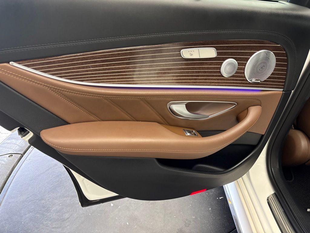 Thumbnail: 2018 Mercedes-Benz E-Class - 15