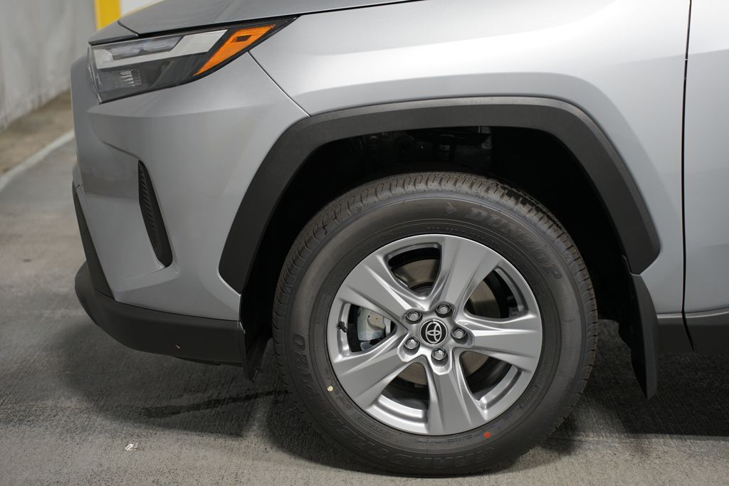 2025 Toyota RAV4 LE 5