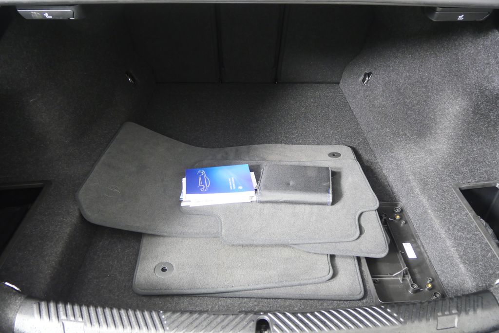 Thumbnail: 2025 BMW 5 Series - 17