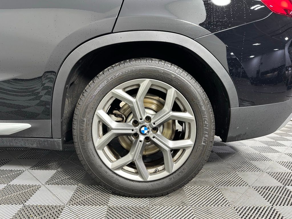 Thumbnail: 2023 BMW X4 - 10