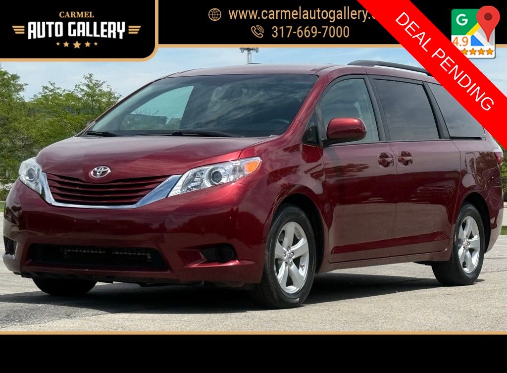 Salsa Red Pearl 2017 Toyota Sienna LE 7-Passenger Auto Access Seat FWD Minivan Front-Wheel Drive 8-Speed Automatic