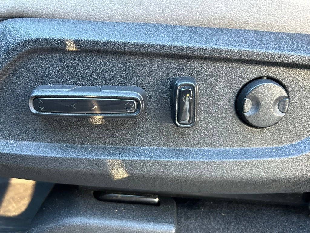 Thumbnail: 2025 Honda Pilot - 17