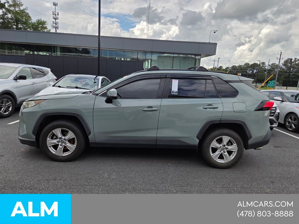 Used 2019 Green Toyota XLE image 3