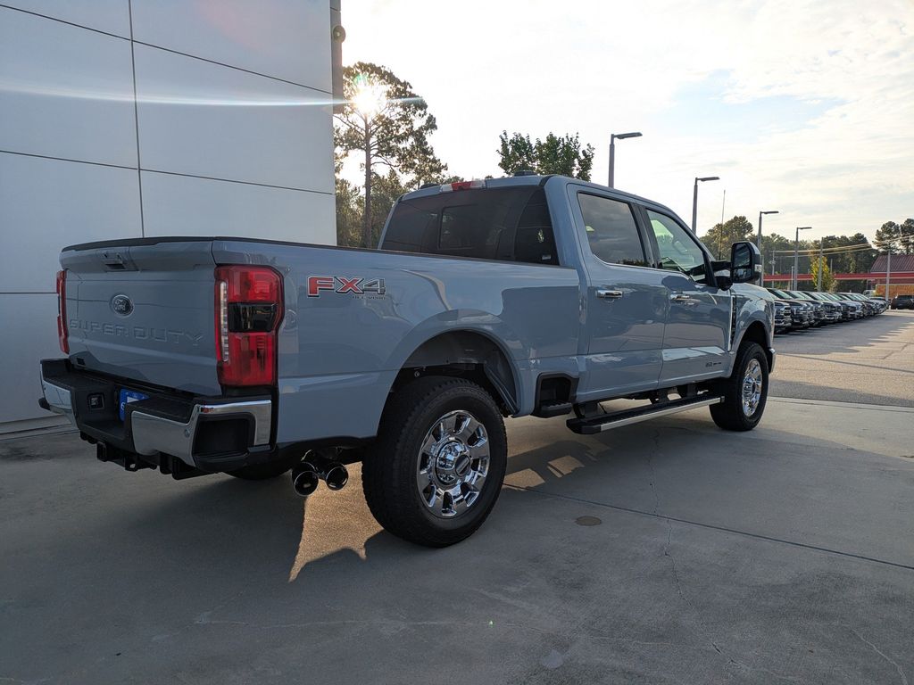 2026 Ford F-350 Super Duty LARIAT