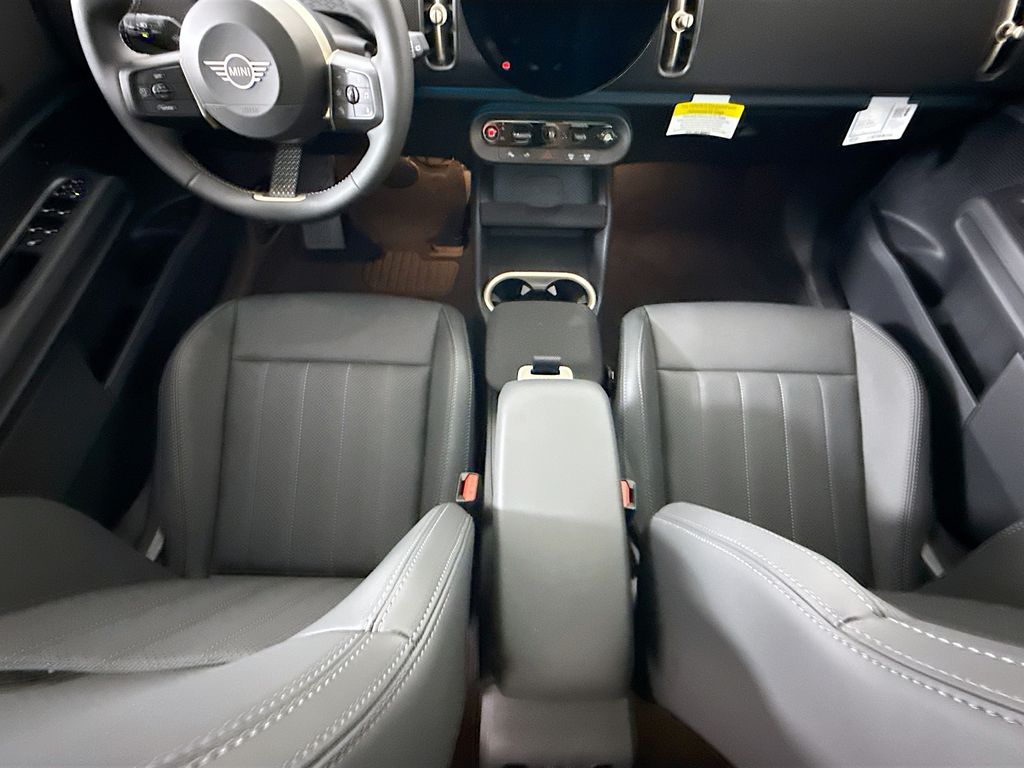 Thumbnail: 2027 MINI Cooper Countryman - 16