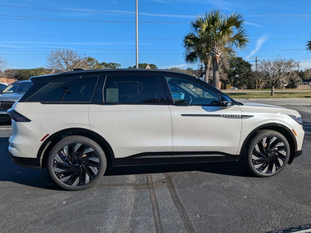 2025 Lincoln Nautilus Hybrid Reserve