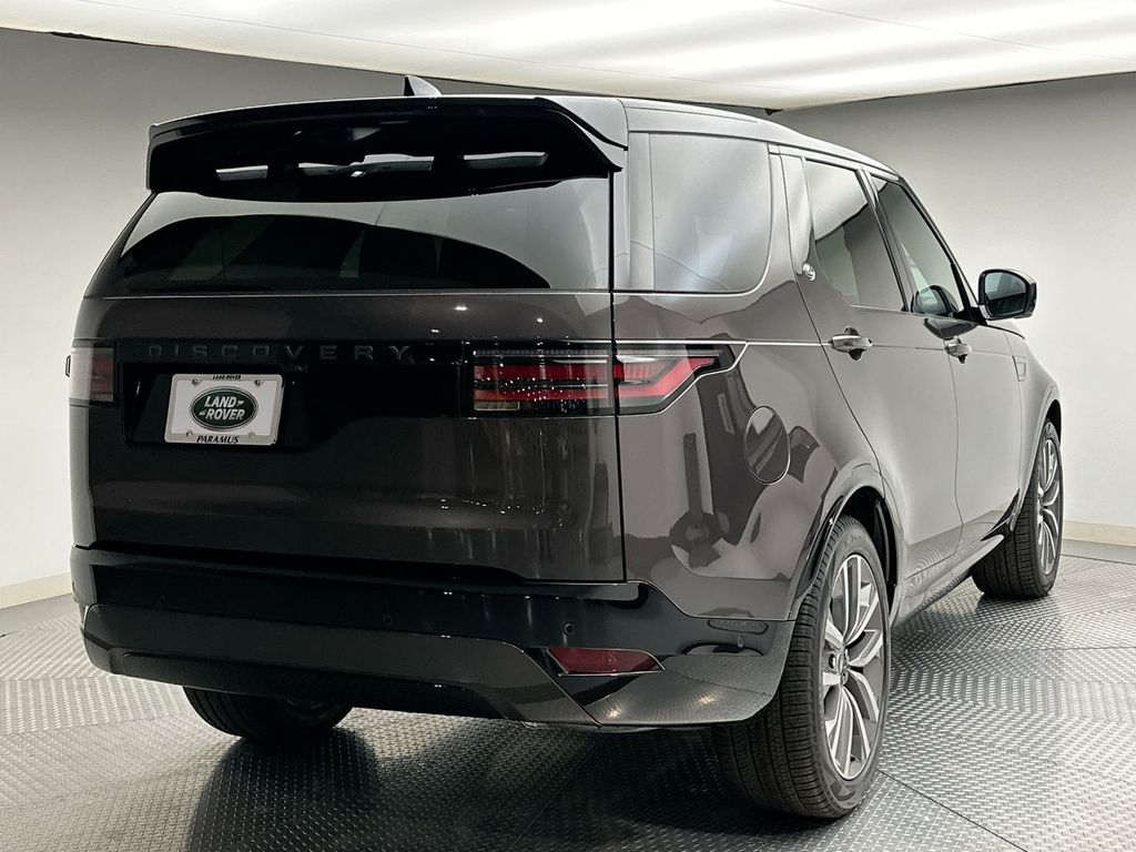 2025 Land Rover Discovery Dynamic SE 2