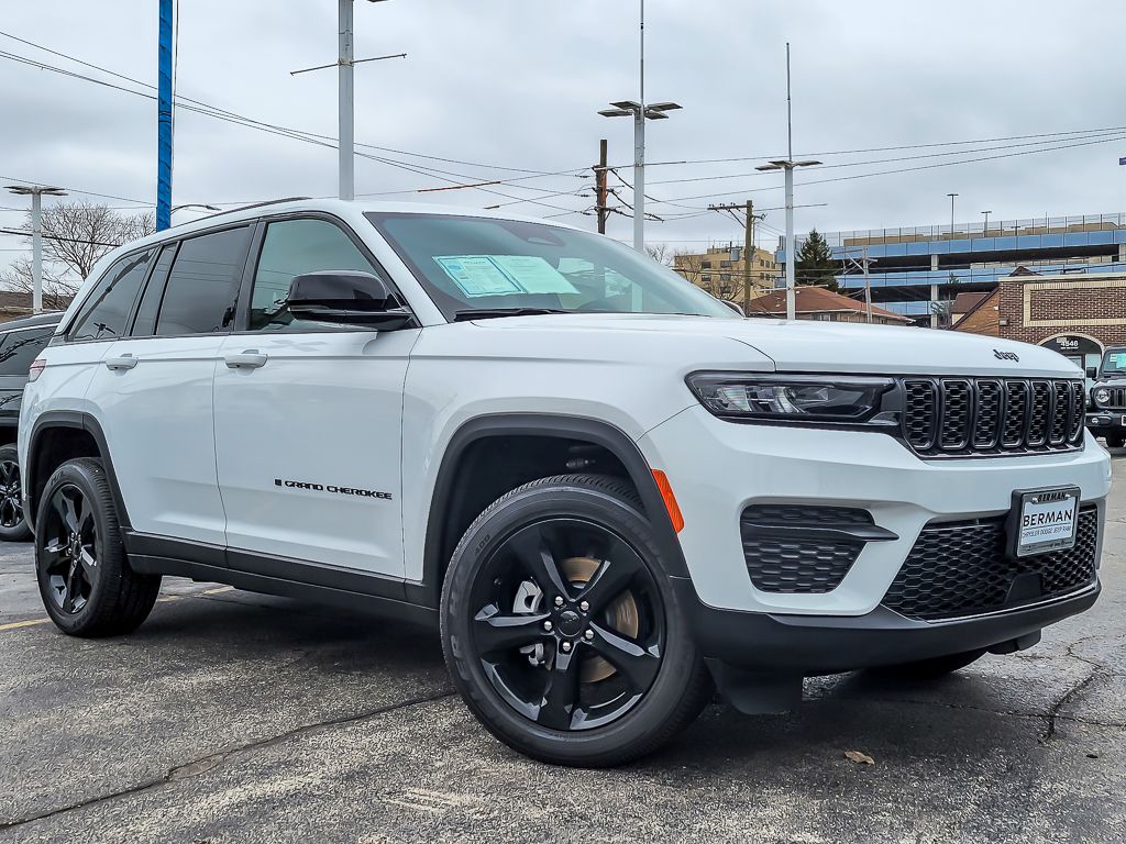 Bright White Clearcoat 2025 Jeep Grand Cherokee Altitude X 4WD SUV / Crossover Four-Wheel Drive 8-Speed Automatic