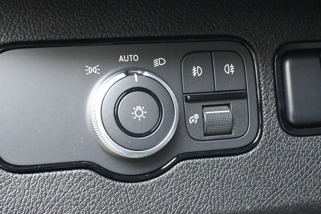 Thumbnail: 2026 Mercedes-Benz Sprinter - 22