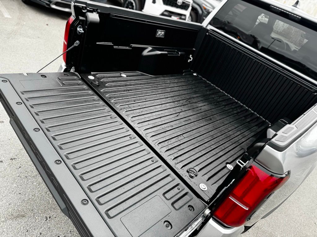 2025 Toyota Tacoma SR5 Double Cab photo 10