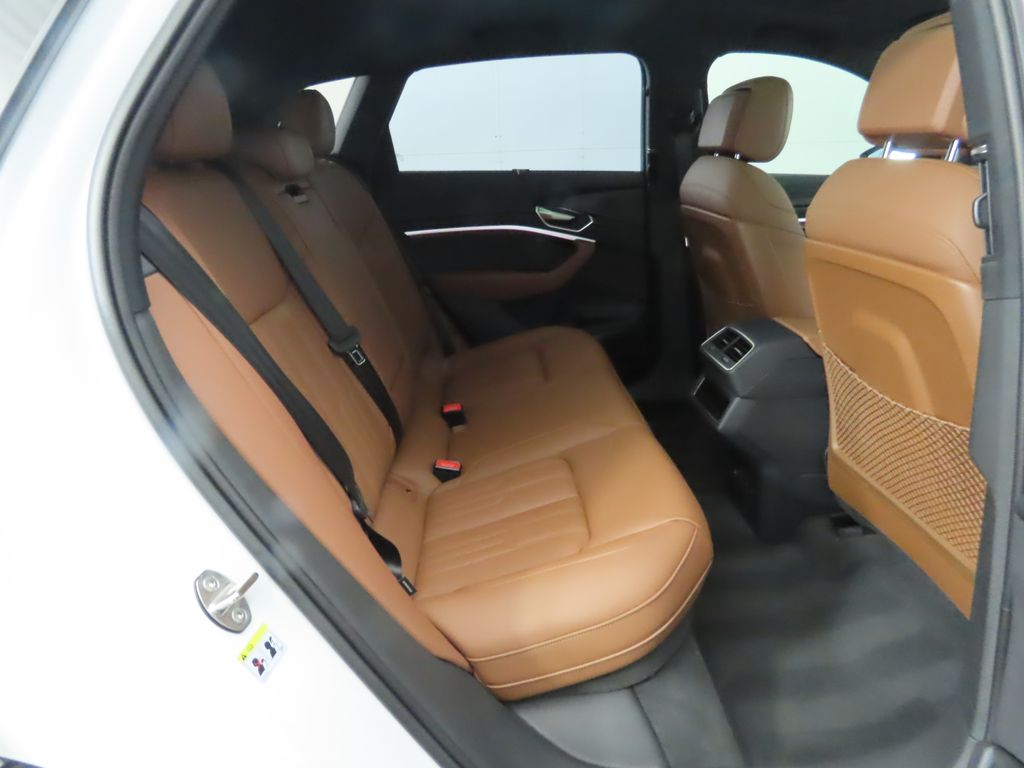 2023 Audi e-tron Premium 25