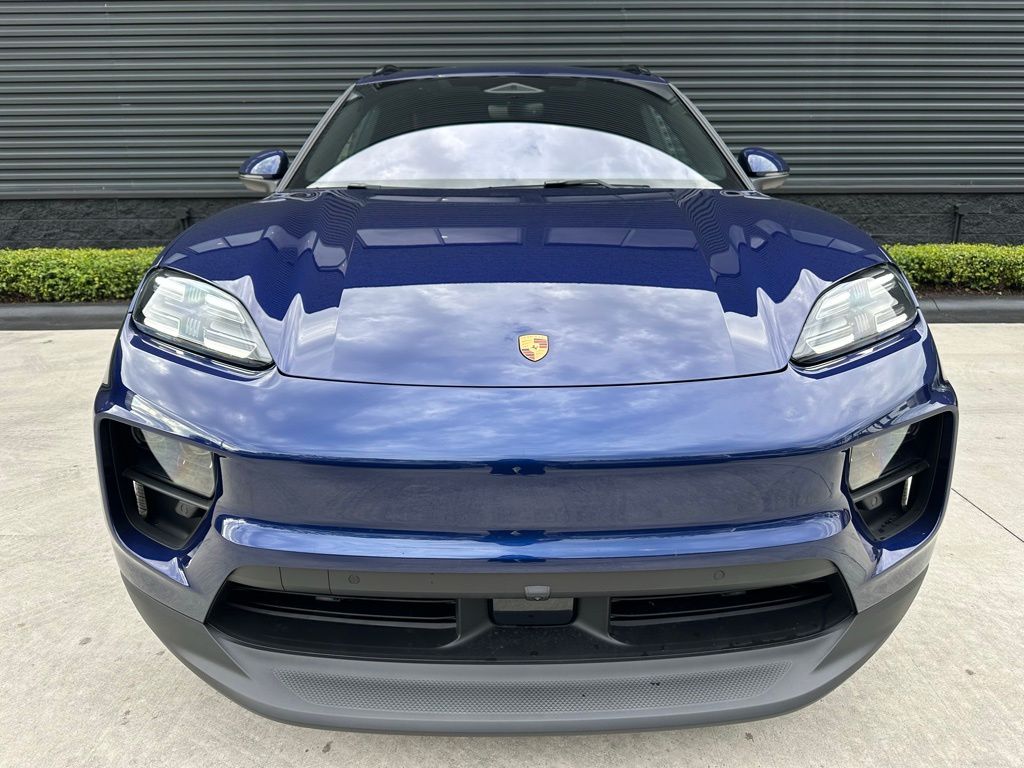 Thumbnail: 2026 Porsche Macan - 8