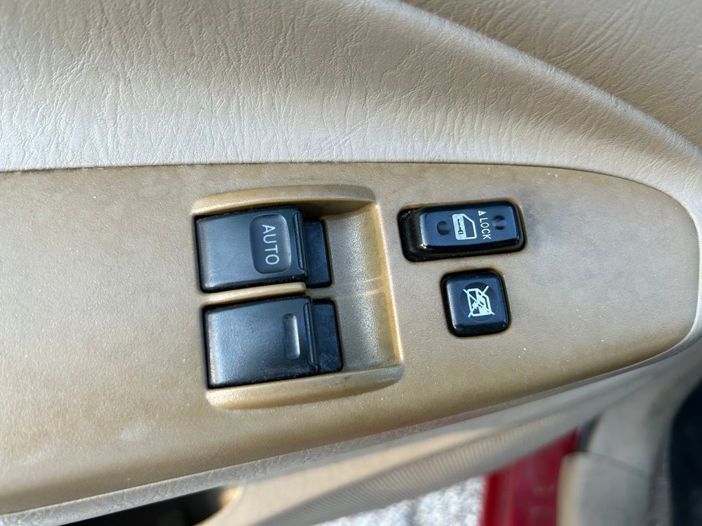 Thumbnail: 2010 Toyota Tacoma - 15
