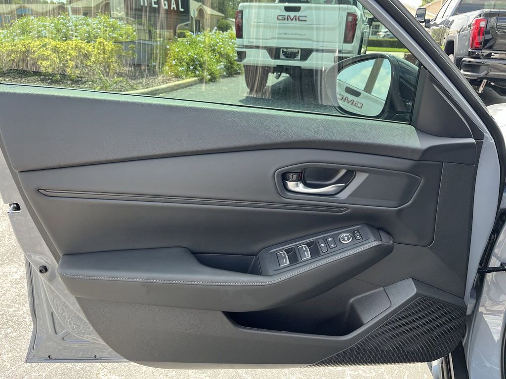 new 2025 Honda Accord Hybrid car, priced at $33,893