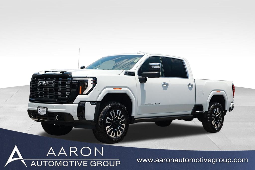 Glacier White 2026 GMC Sierra 3500HD Pickup Truck Four-Wheel Drive Automatic