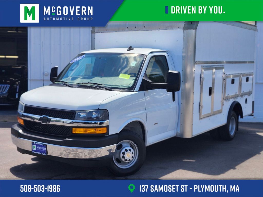 Summit White 2022 Chevrolet Express Chassis Van Rear-Wheel Drive 6-Speed Automatic Overdrive