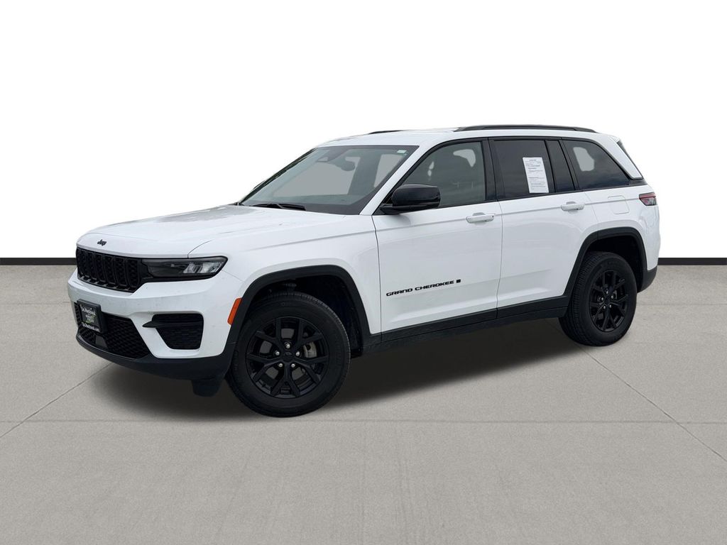 Bright White Clearcoat 2024 Jeep Grand Cherokee Altitude RWD SUV / Crossover 4X2 8-Speed Automatic