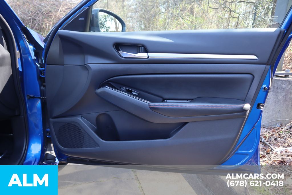 Used 2025 Blue Nissan 2.5 SR image 25