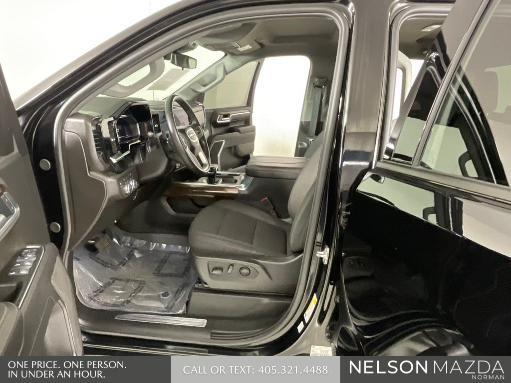 Used 2025 Black GMC Elevation image 10