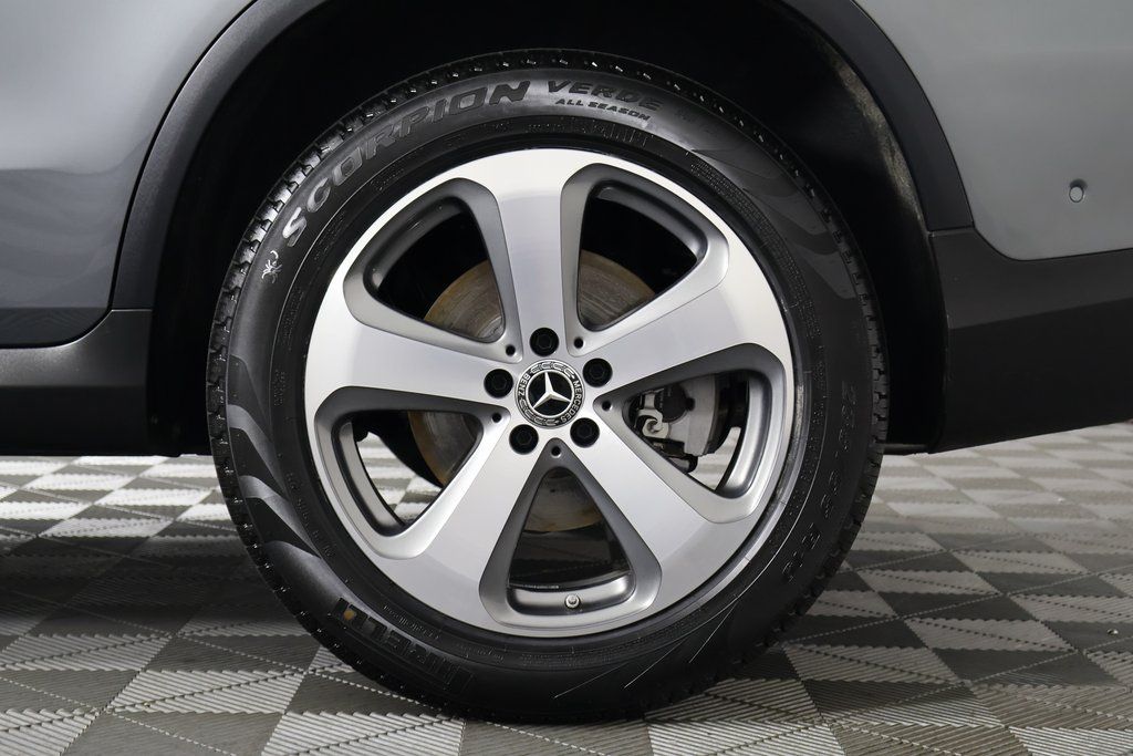 Thumbnail: 2022 Mercedes-Benz GLC - 16