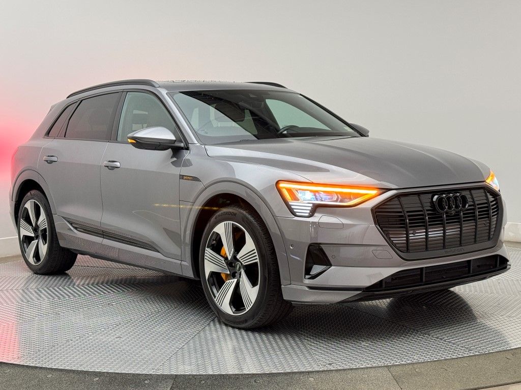 2023 Audi e-tron Premium Plus 2