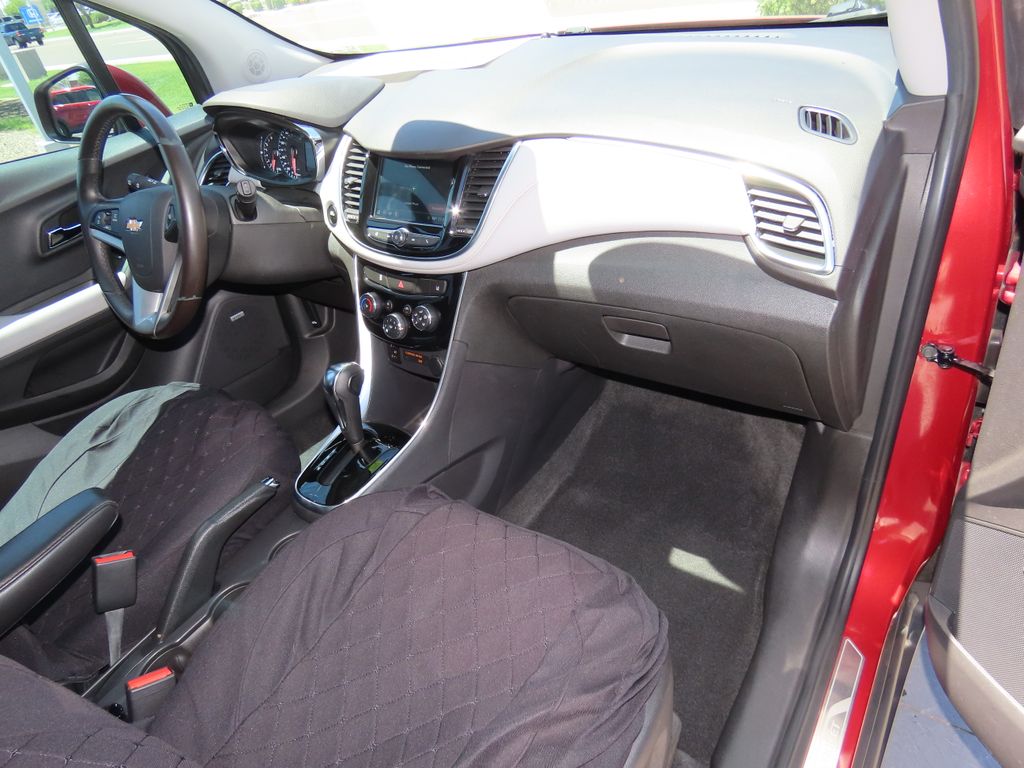 Thumbnail: 2019 Chevrolet Trax - 17