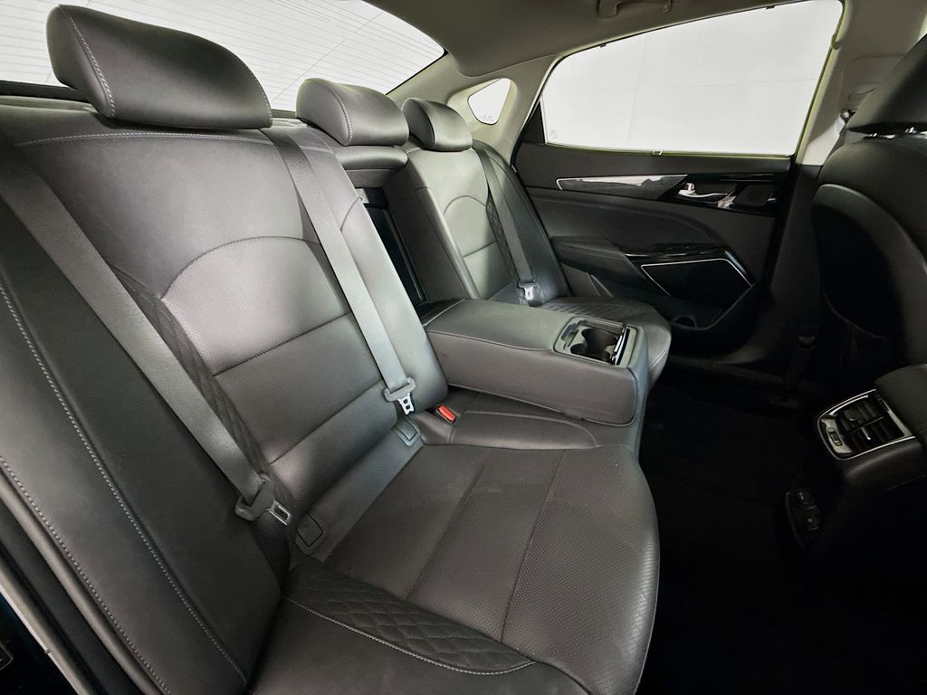 Thumbnail: 2018 Kia Cadenza - 28