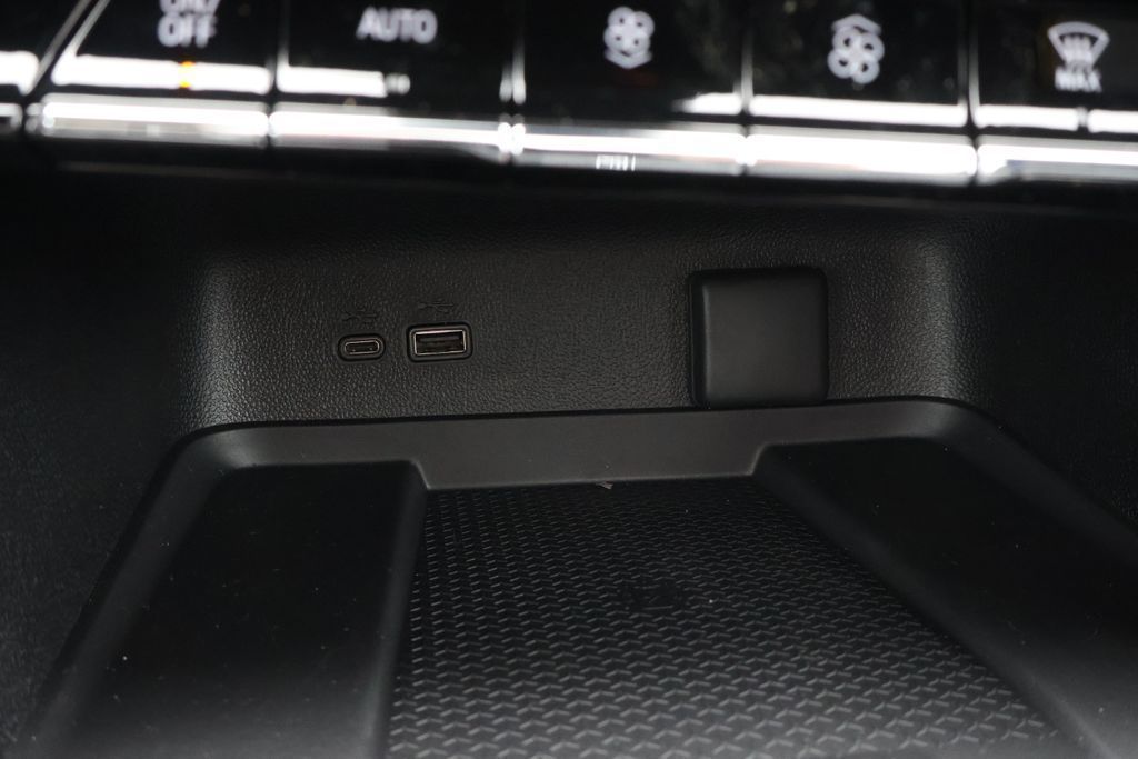 Thumbnail: 2026 Chevrolet Traverse - 31