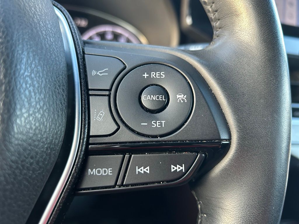 Thumbnail: 2021 Toyota Venza - 19
