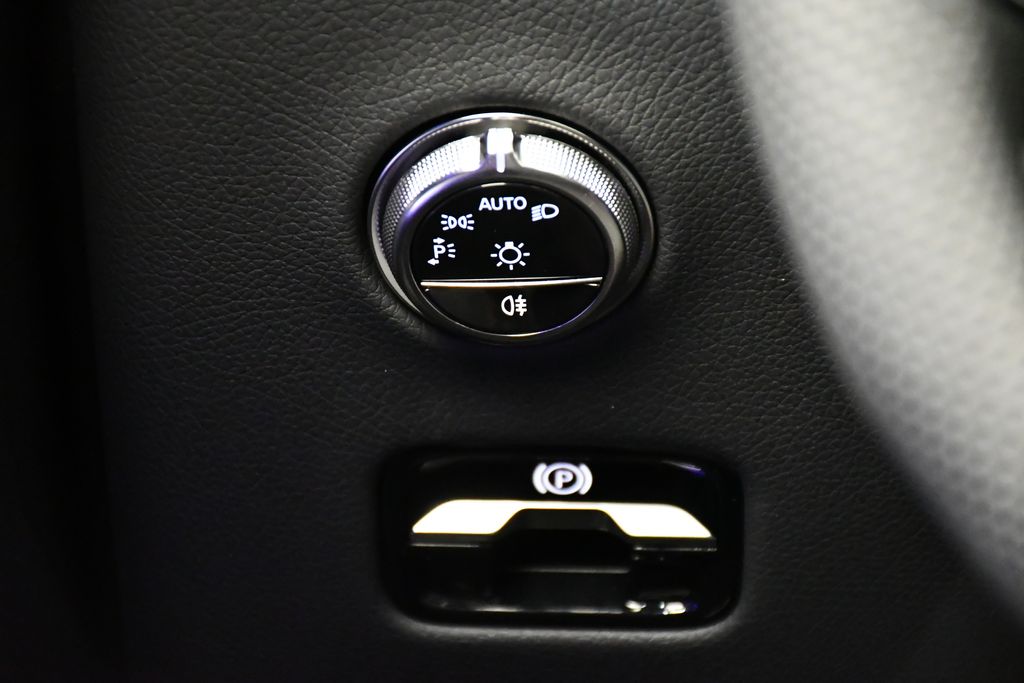 Thumbnail: 2026 Mercedes-Benz GLC - 24