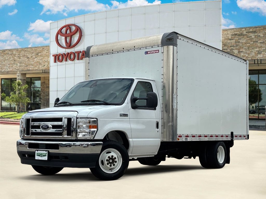 2024 Ford E-Series Chassis E-350 SD Cutaway SB RWD