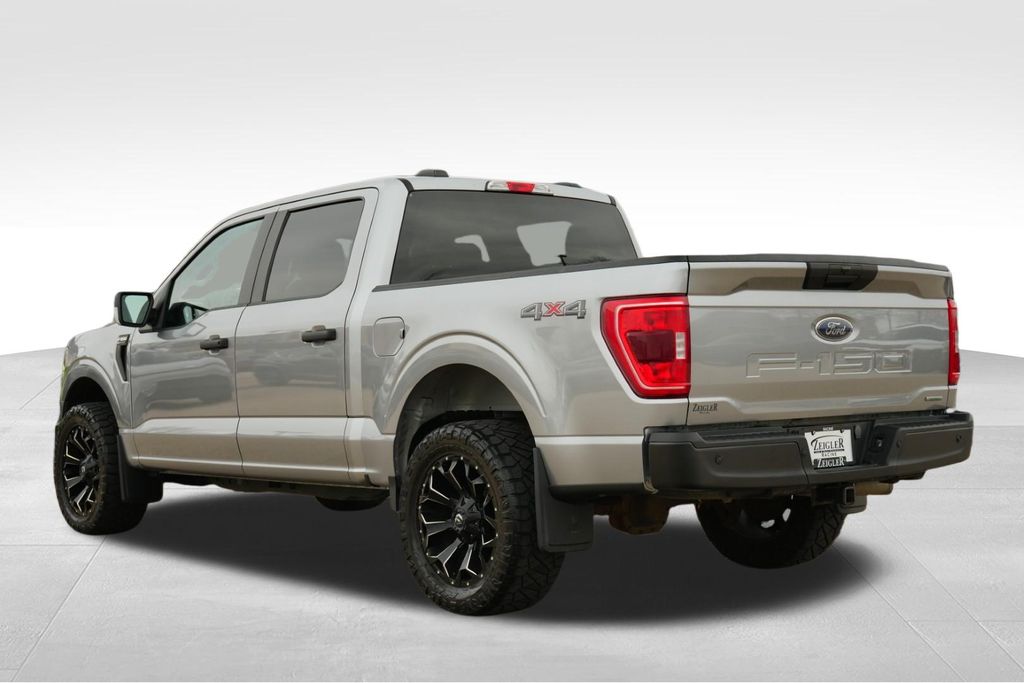 View vehicle photo 6