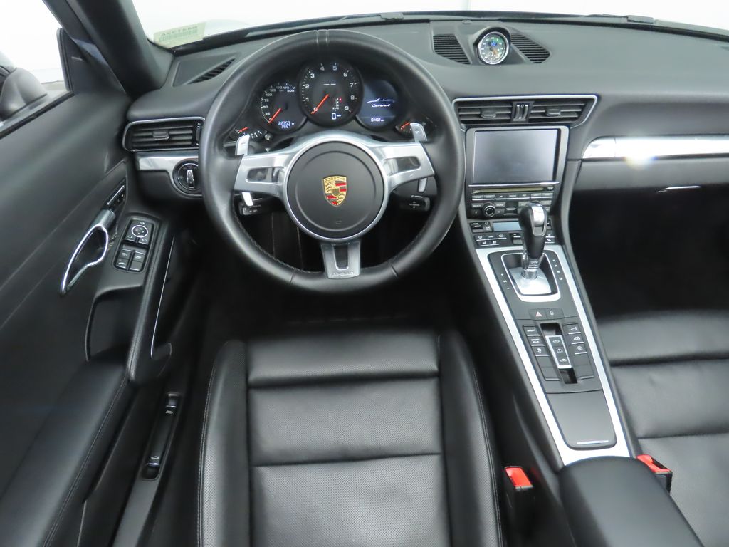 Thumbnail: 2016 Porsche 911 - 18