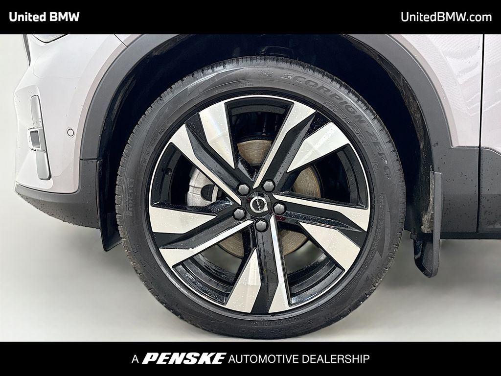 Thumbnail: 2026 Volvo XC40 - 2