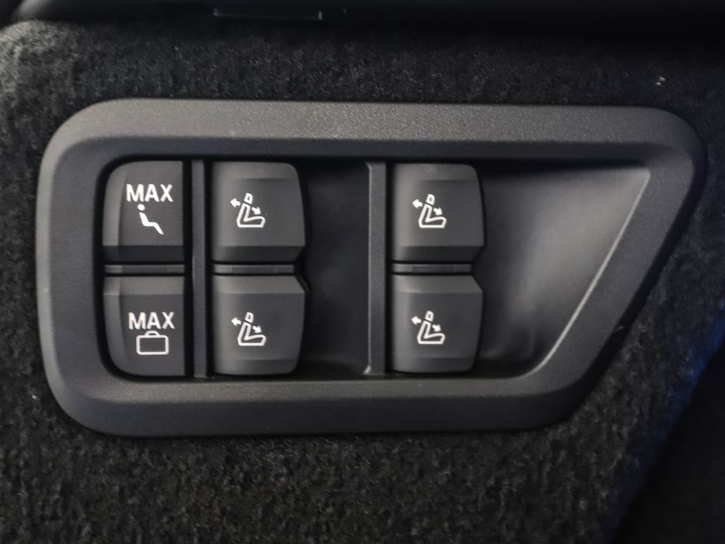 Thumbnail: 2023 BMW X7 - 27