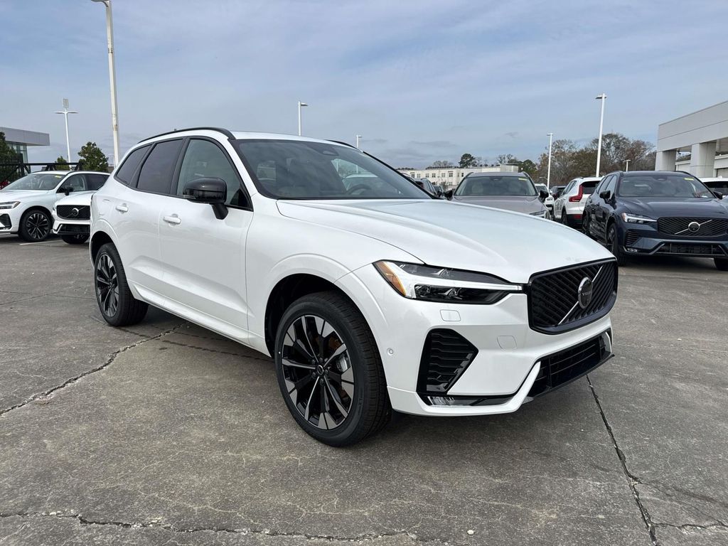 2026 Volvo XC60 B5 Plus