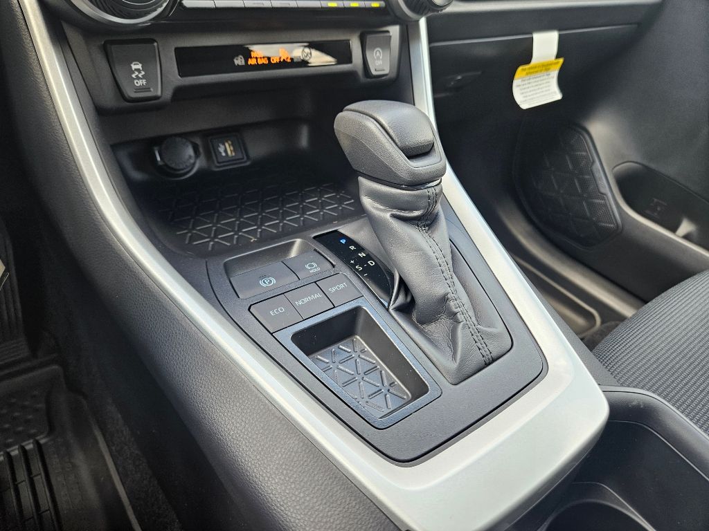 Thumbnail: 2024 Toyota RAV4 - 26