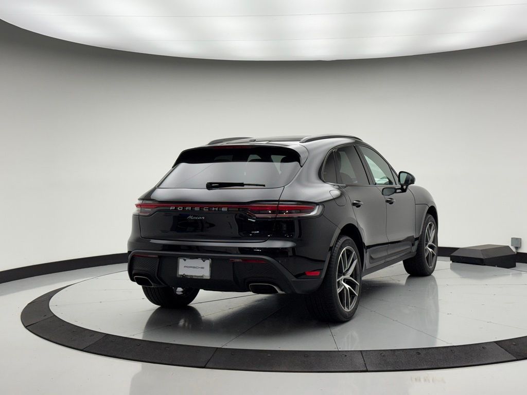 Thumbnail: 2026 Porsche Macan - 7