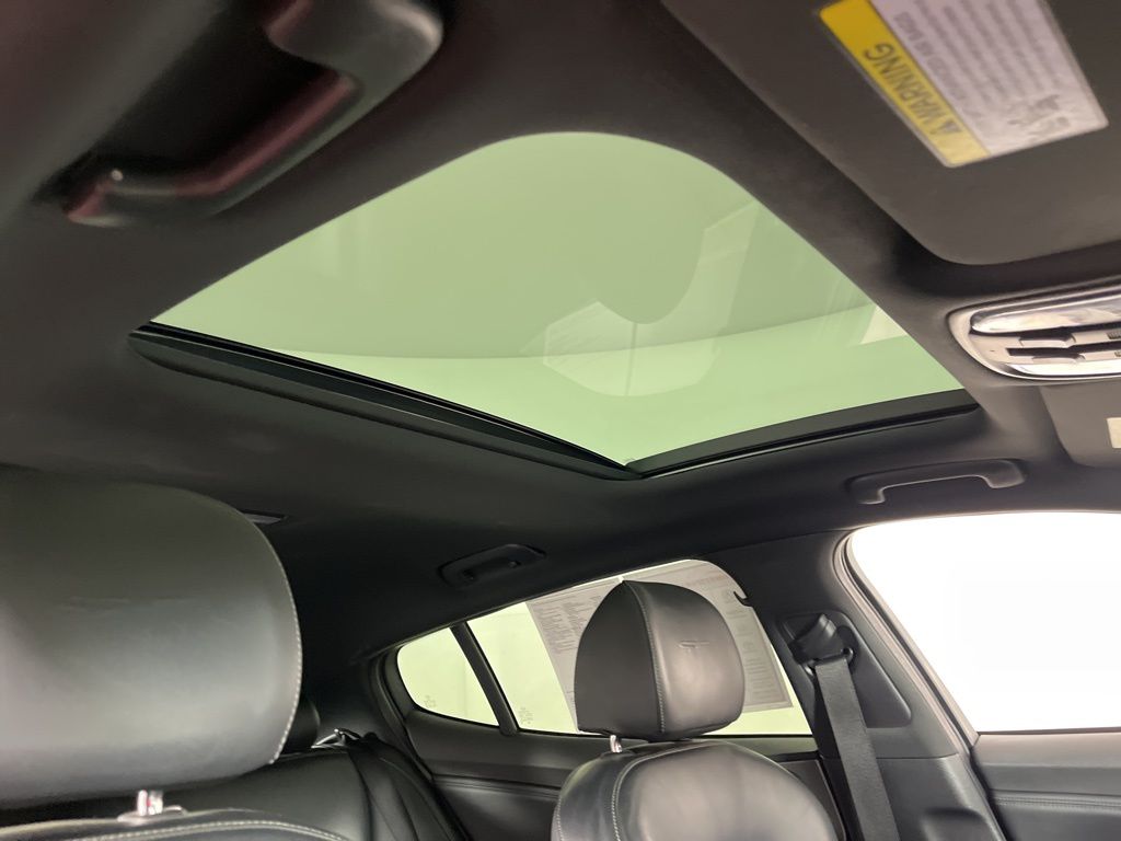 Thumbnail: 2018 Kia Stinger - 6