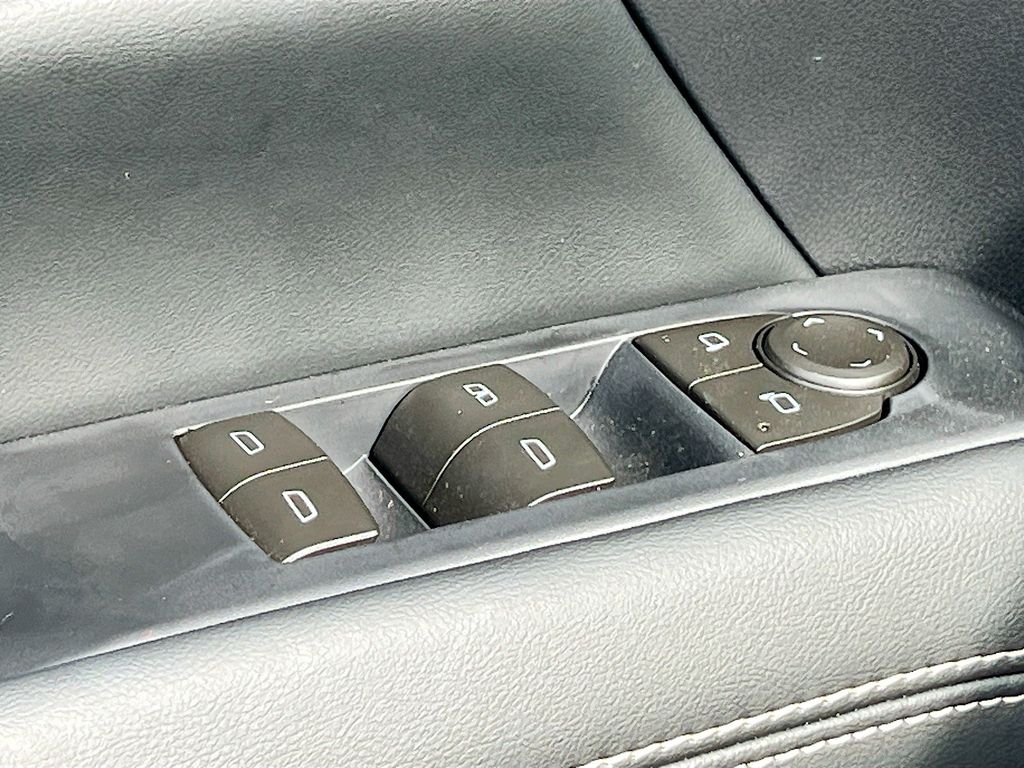 Used 2026 Silver GMC Elevation image 18