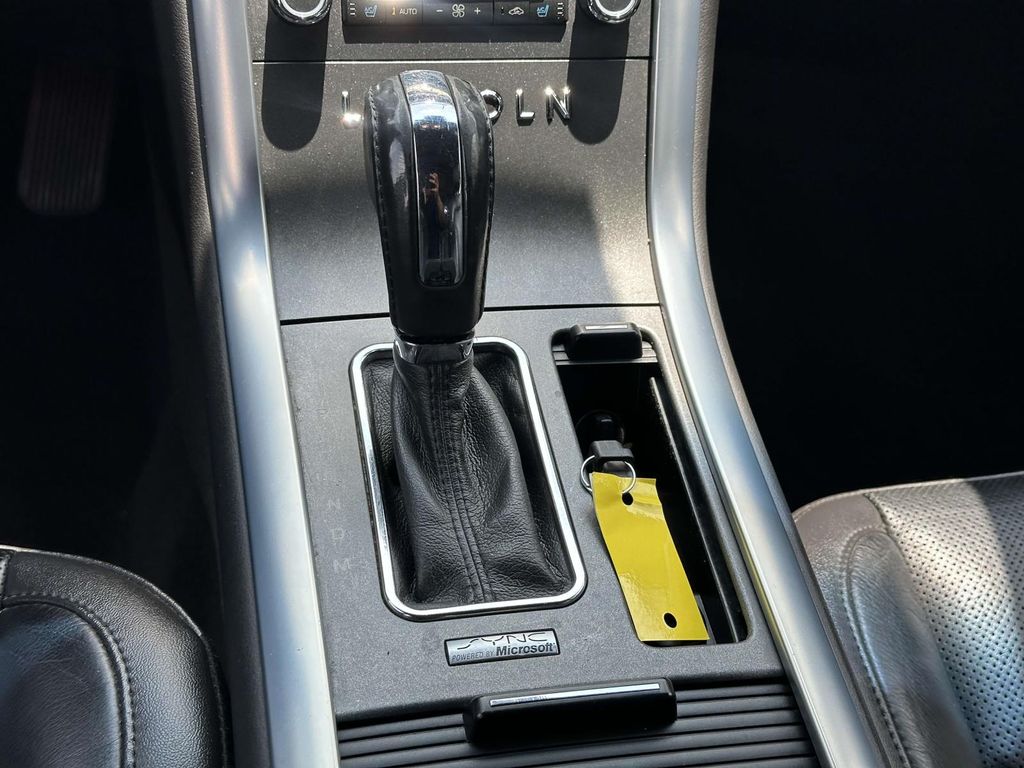 Thumbnail: 2011 Lincoln MKS - 14