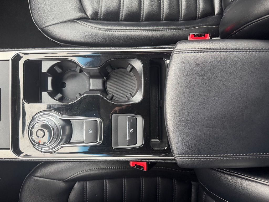 2019 Ford Edge SEL Black at South Hills CDJR