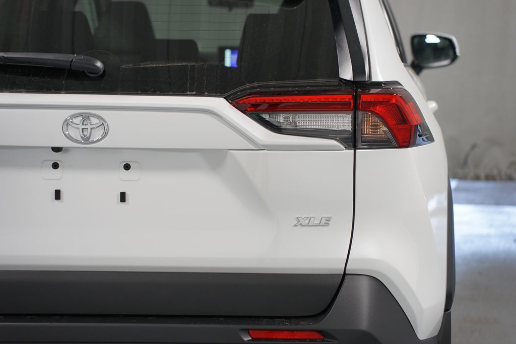 Thumbnail: 2025 Toyota RAV4 - 10
