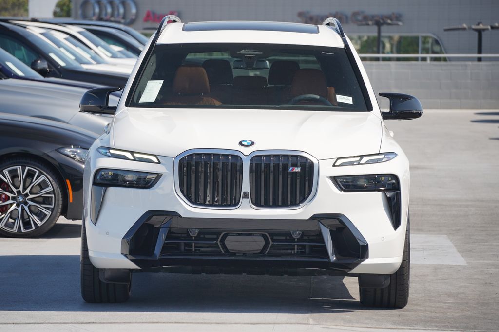 2025 BMW X7 M60i 2