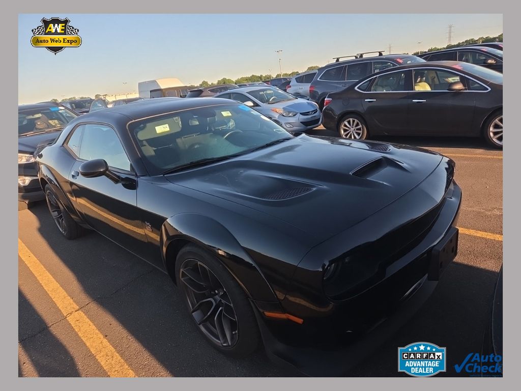 Pitch Black Clearcoat 2022 Dodge Challenger Coupe Rear-Wheel Drive 8-Speed Automatic