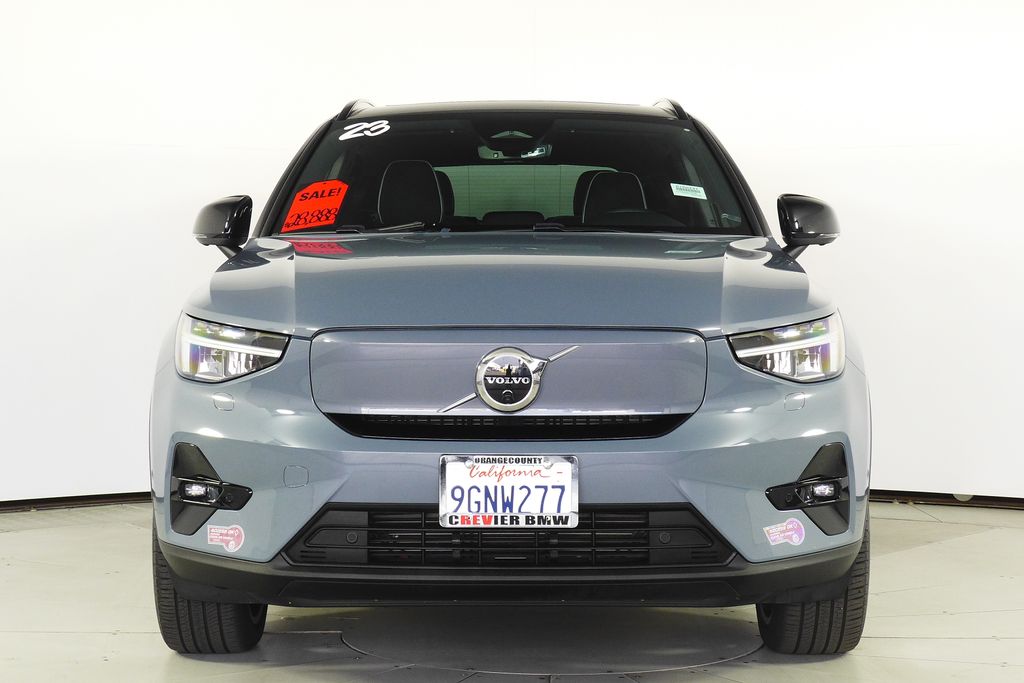 Thumbnail: 2023 Volvo XC40 - 3