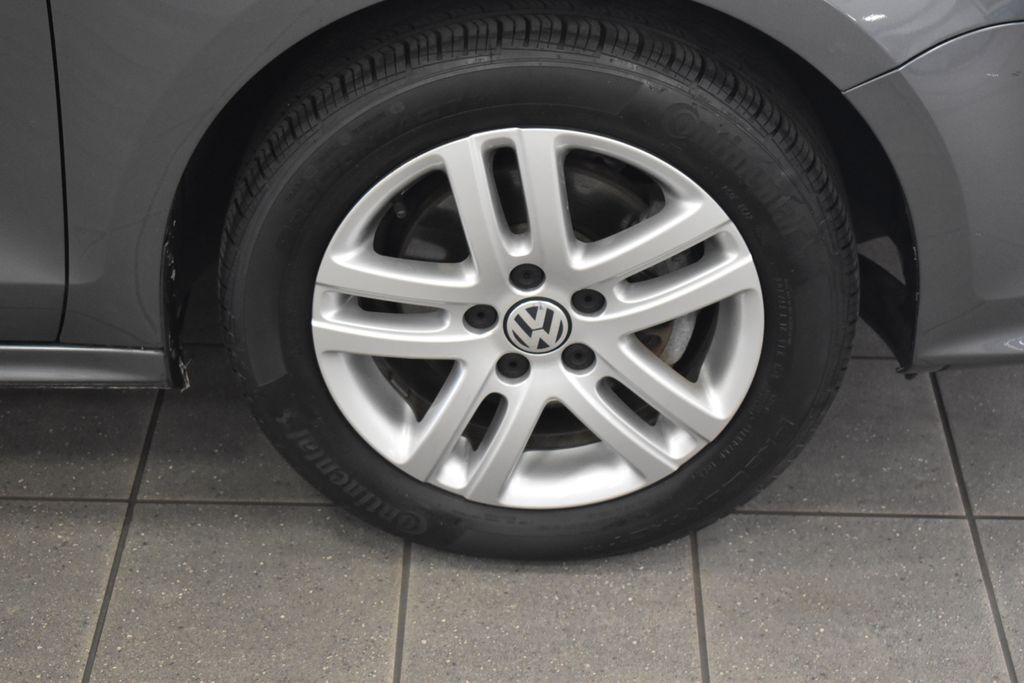 Thumbnail: 2018 Volkswagen Jetta - 10