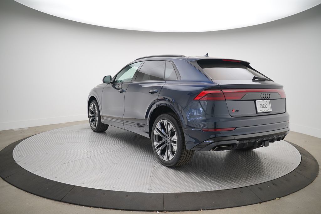 2025 Audi Q8  3